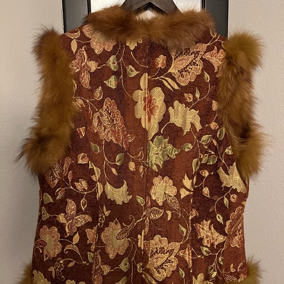 Adrienne Landau Fox Fur Appliqué embellished Vest - Picture 3 of 6